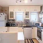Lejlighed Flat W Sea View Balcony 3 Min To Marina