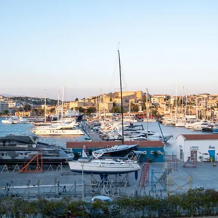 Flat W Sea View Balcony 3 Min To Marina 아파트 Çeşme