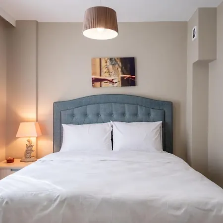 Flat W Sea View Balcony 3 Min To Marina 아파트