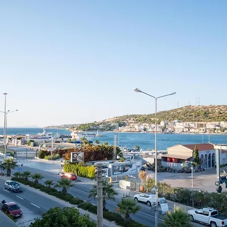 Flat W Sea View Balcony 3 Min To Marina Cesme