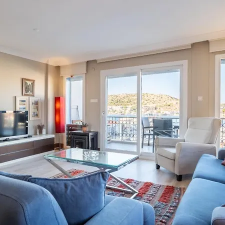 Flat W Sea View Balcony 3 Min To Marina 아파트 Çeşme