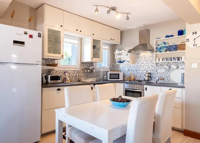 Flat W Sea View Balcony 3 Min To Marina Кешме