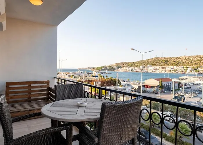 Flat W Sea View Balcony 3 Min To Marina Appartement Çeşme