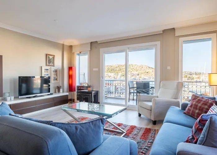 Flat W Sea View Balcony 3 Min To Marina Appartement Çeşme